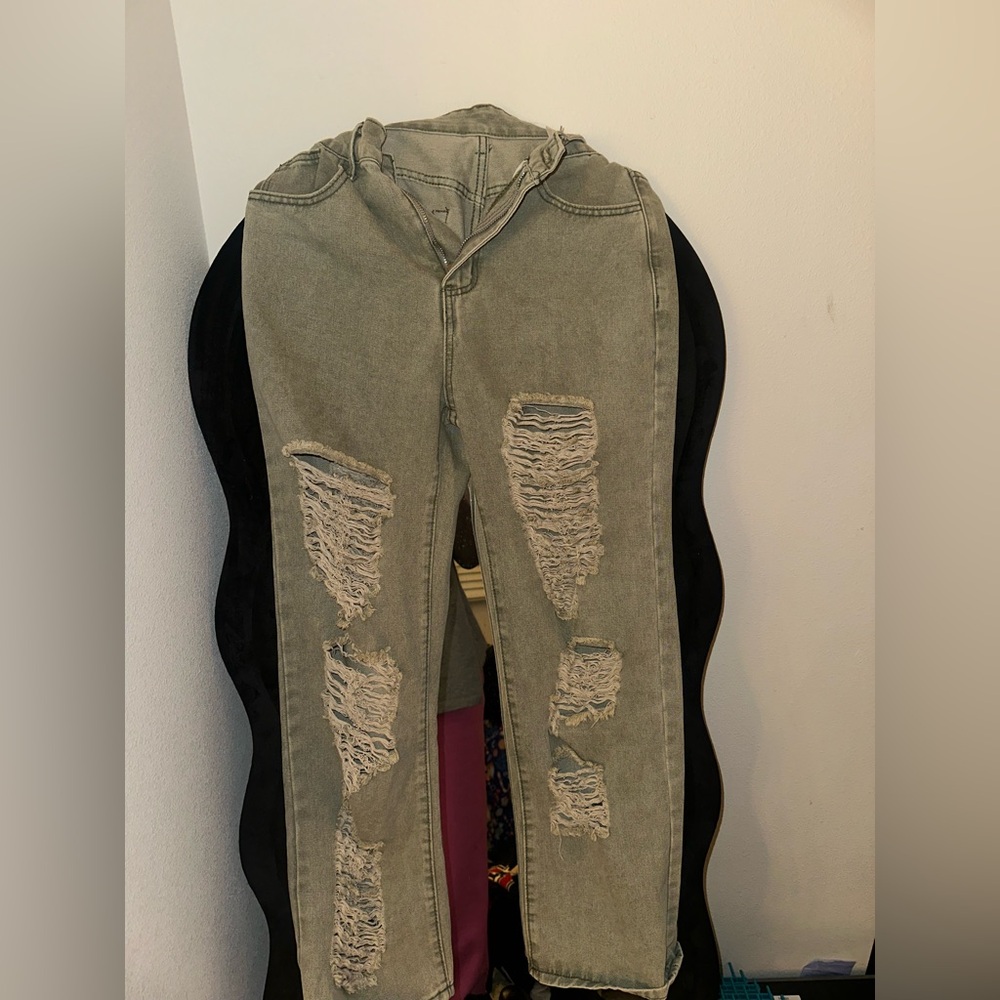 Distress jeans